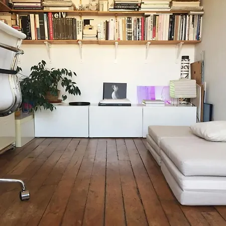 Beautiful Parisian Apt- Buttes-Chaumont Park Apartamento Paris