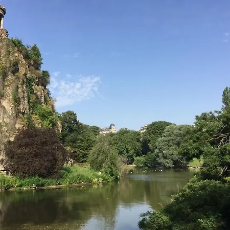Beautiful Parisian Apt- Buttes-Chaumont Park *