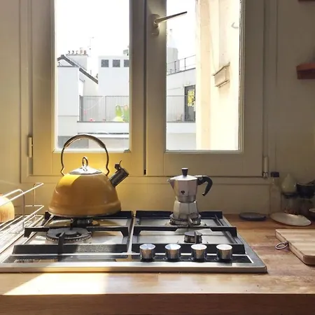 Beautiful Parisian Apt- Buttes-Chaumont Park