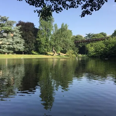 Beautiful Parisian Apt- Buttes-Chaumont Park *